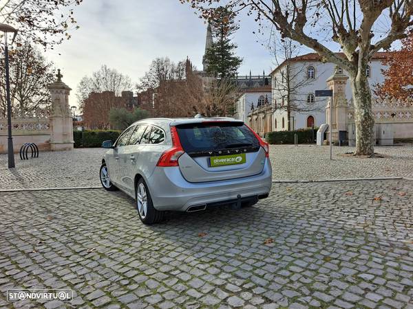 Volvo V60 D4 Geartronic Summum - 33