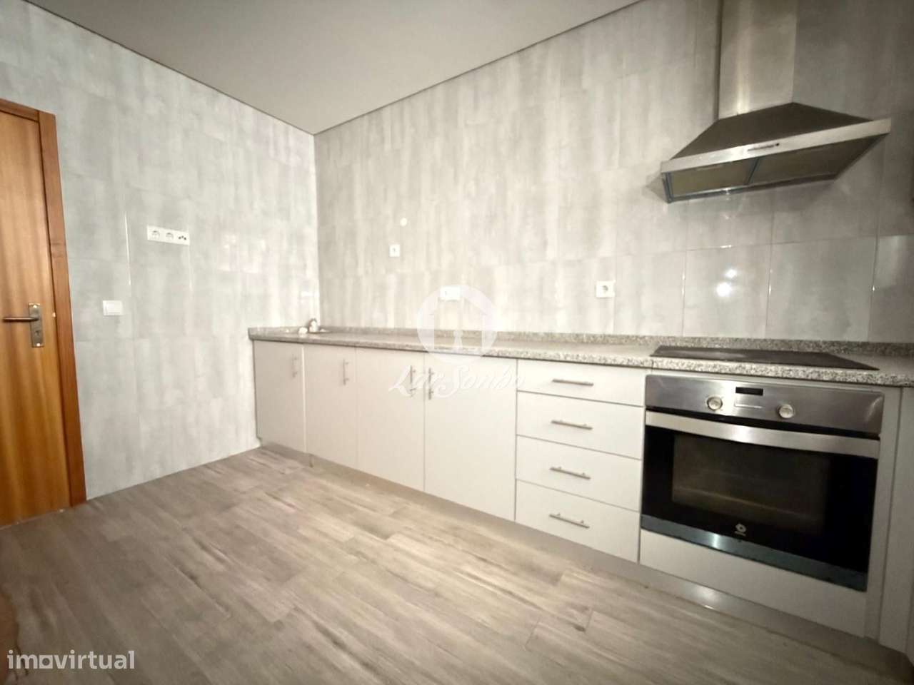 Moradia T2+T2  Remodelada em Azurara, Vila do Conde-3