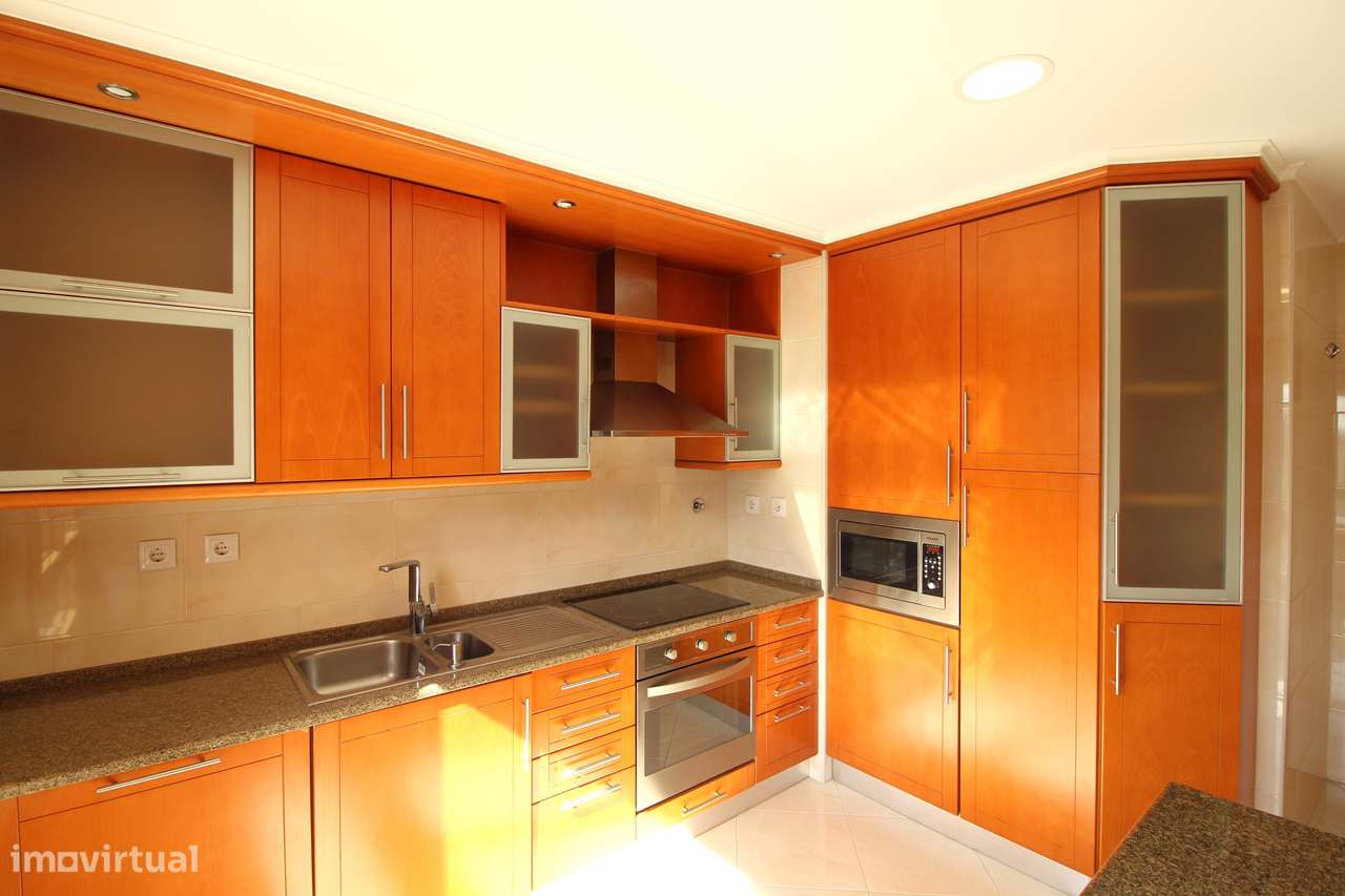 COLINAS DO CRUZEIRO -  T3 com 150 m² e 4 lugares de garagem!-9