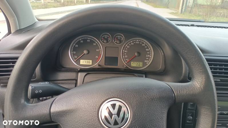 Volkswagen Passat 1.6 Basis - 19