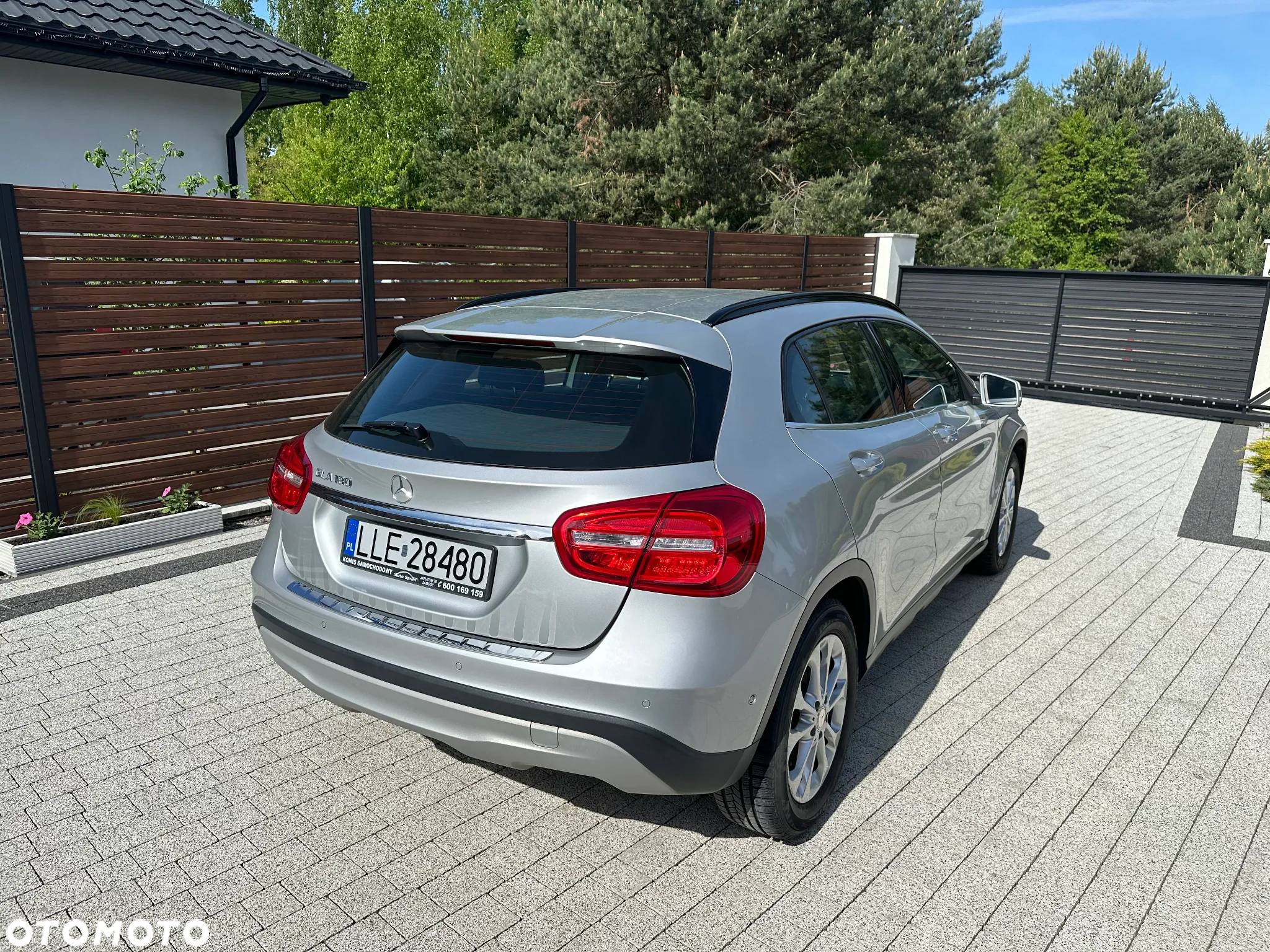 Mercedes-Benz GLA 180 - 6