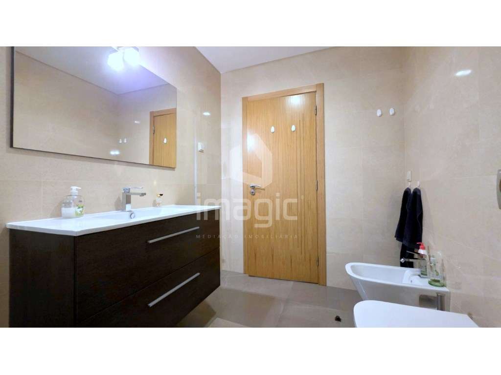 Apartamento T3 Duplex, com duas salas, usado na Malveira-13