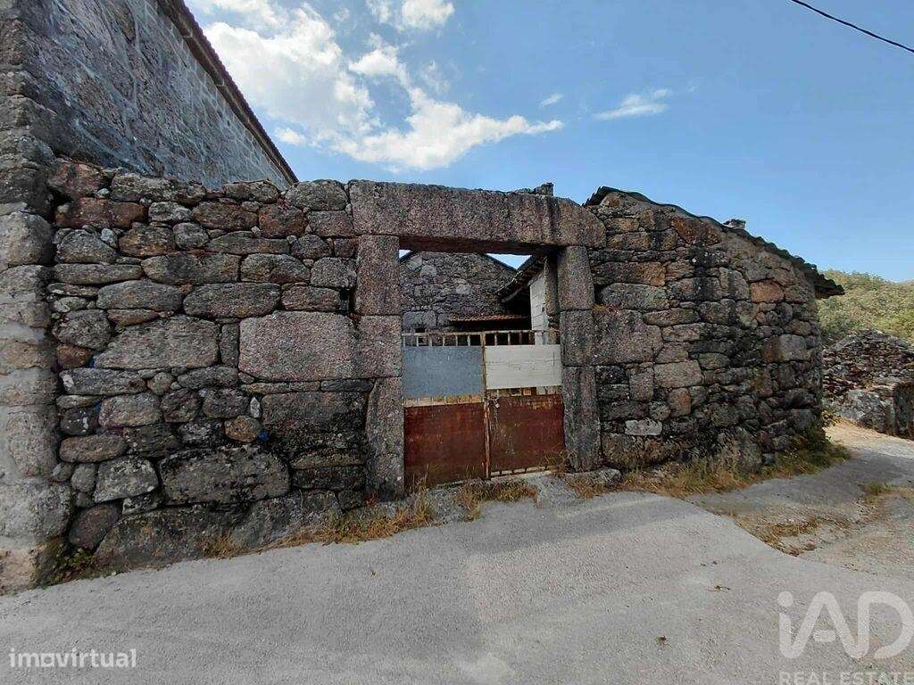 Casa / Villa em Castro Laboreiro e Lamas de Mouro de 201,00 m2 - Grande imagem: 4/24