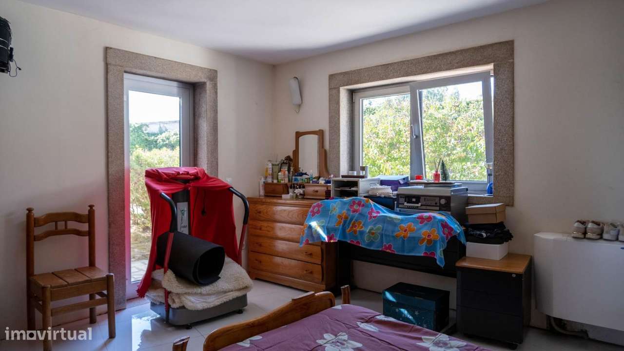 Moradia Térrea de 596m2 em Terreno de 10.000m2 | Paços de...-16