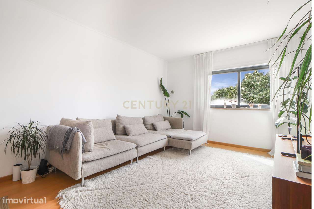 Apartamento T3 | 86 m2 + 14 m2 | Lugar de Garagem | Vista Rio Tejo | A-3