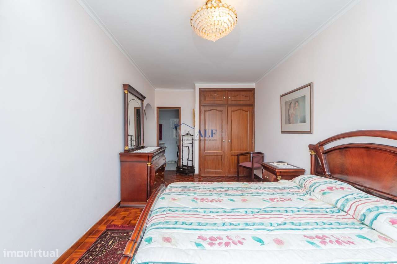 Apartamento T3 em Massamá, junto ao Shopping Center-21