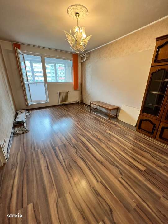 Bucur Obor- metrou la 1 min, 2 camere decomandat,-3