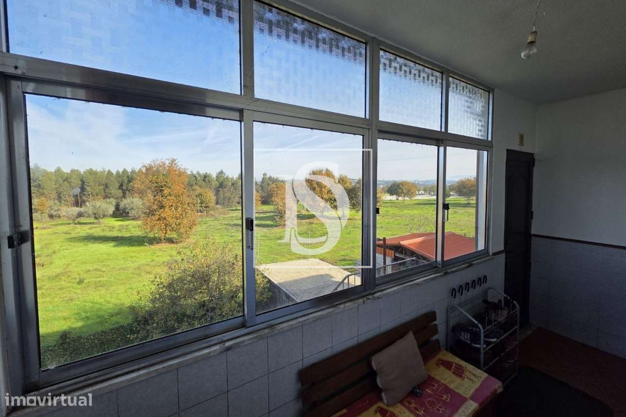 Moradia T6 no centro de Tondela-13