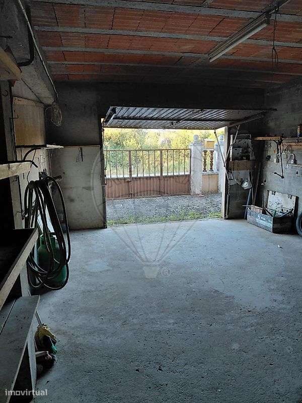 Moradia T6 para venda-7