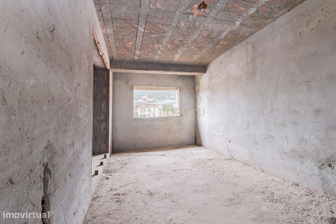 Prédio em fase de construção no centro de Mira d'Aire-14