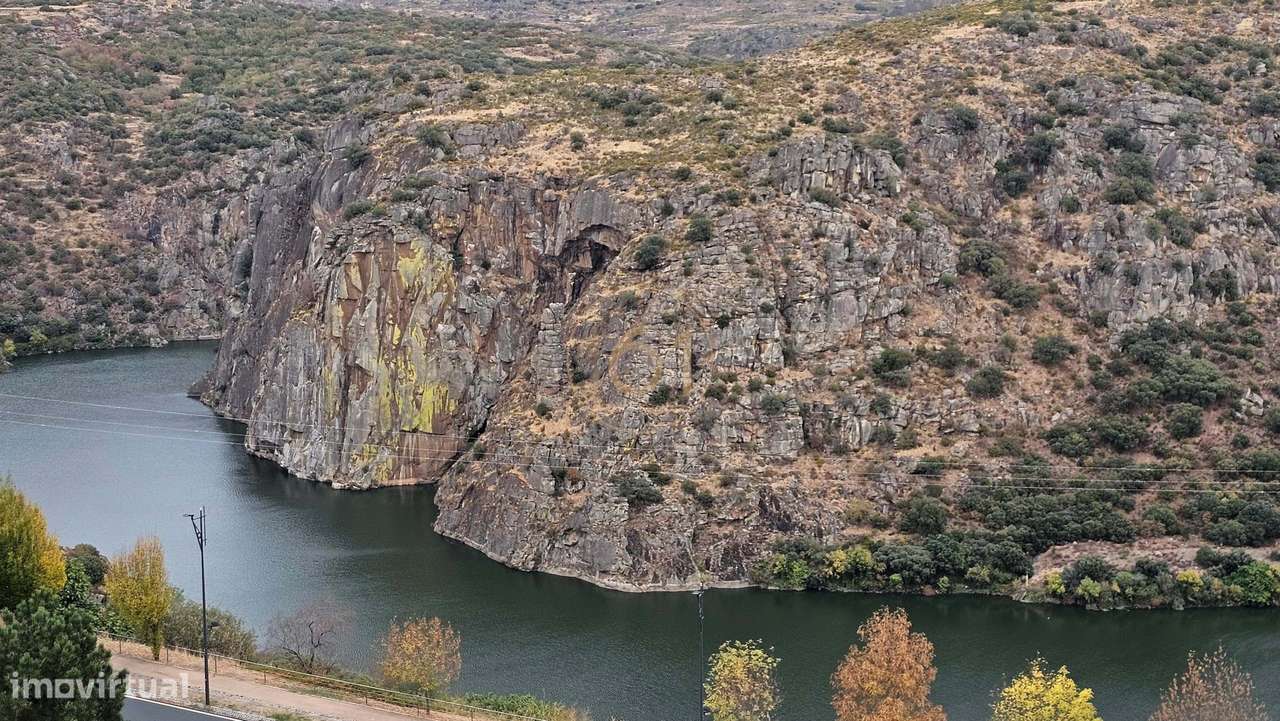 Duas Casas em Sendim - Miranda do Douro-31