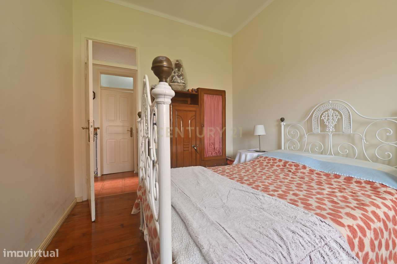 Oportunidade Única em Carnaxide | Terreno + Moradia com Elevado Potenc-10