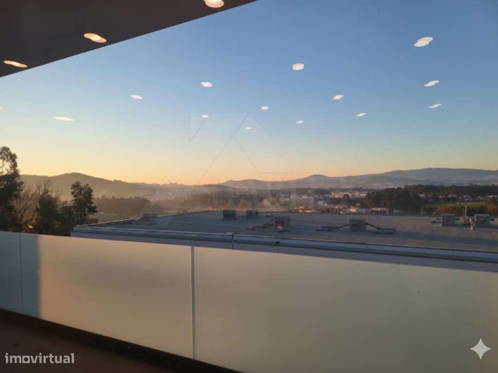 T3 de Sonho em Airó - Espaço, Conforto e Luz Natural!-6