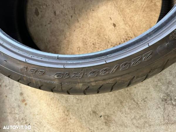 vand 2 anvelope 225/35/19 pirelli de vară la 6,5mm - 5