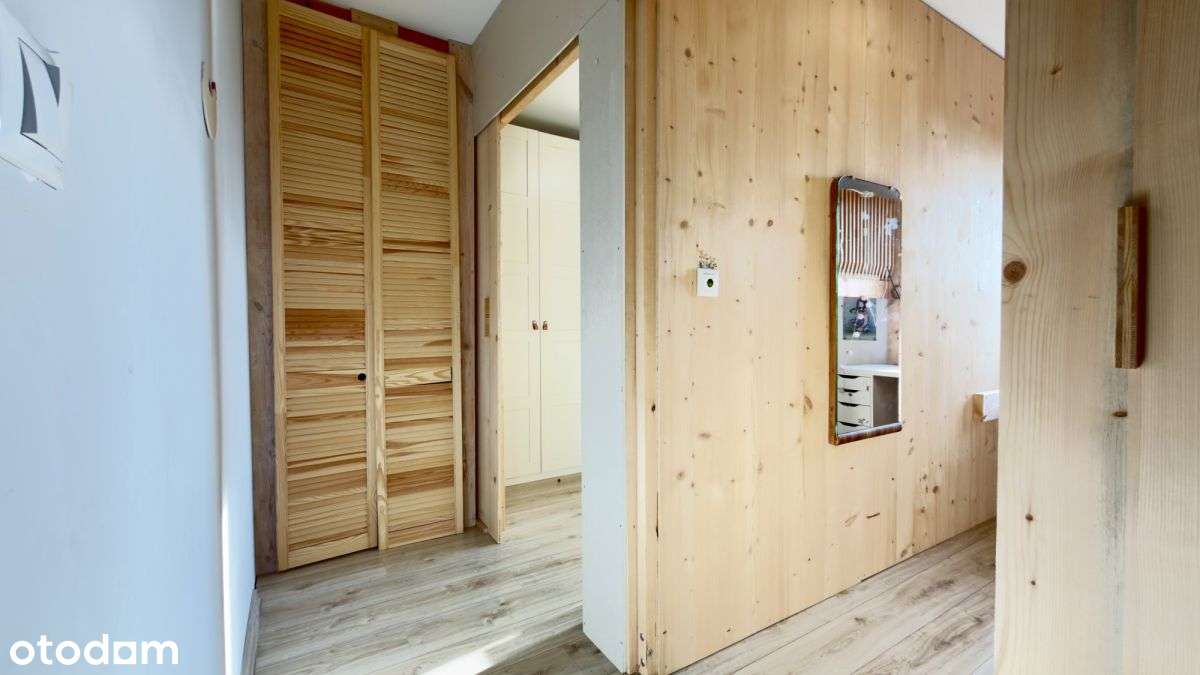 Funkcjonalny i przestronny dom z dużym ogrodem!!!-11