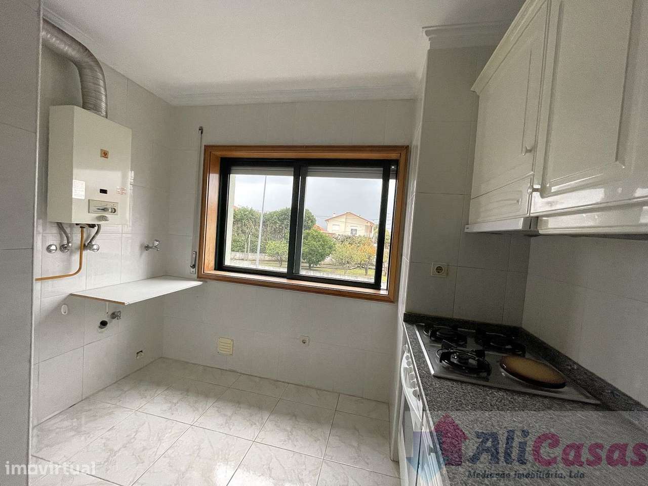 Excelente T1 C/Lugar de Garagem - Grande imagem: 3/17