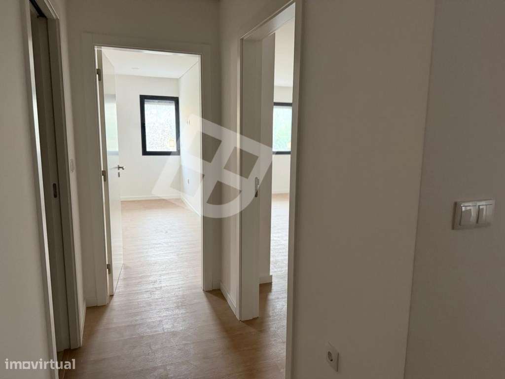 Apartamento T2 com terraço - Esgueira-11