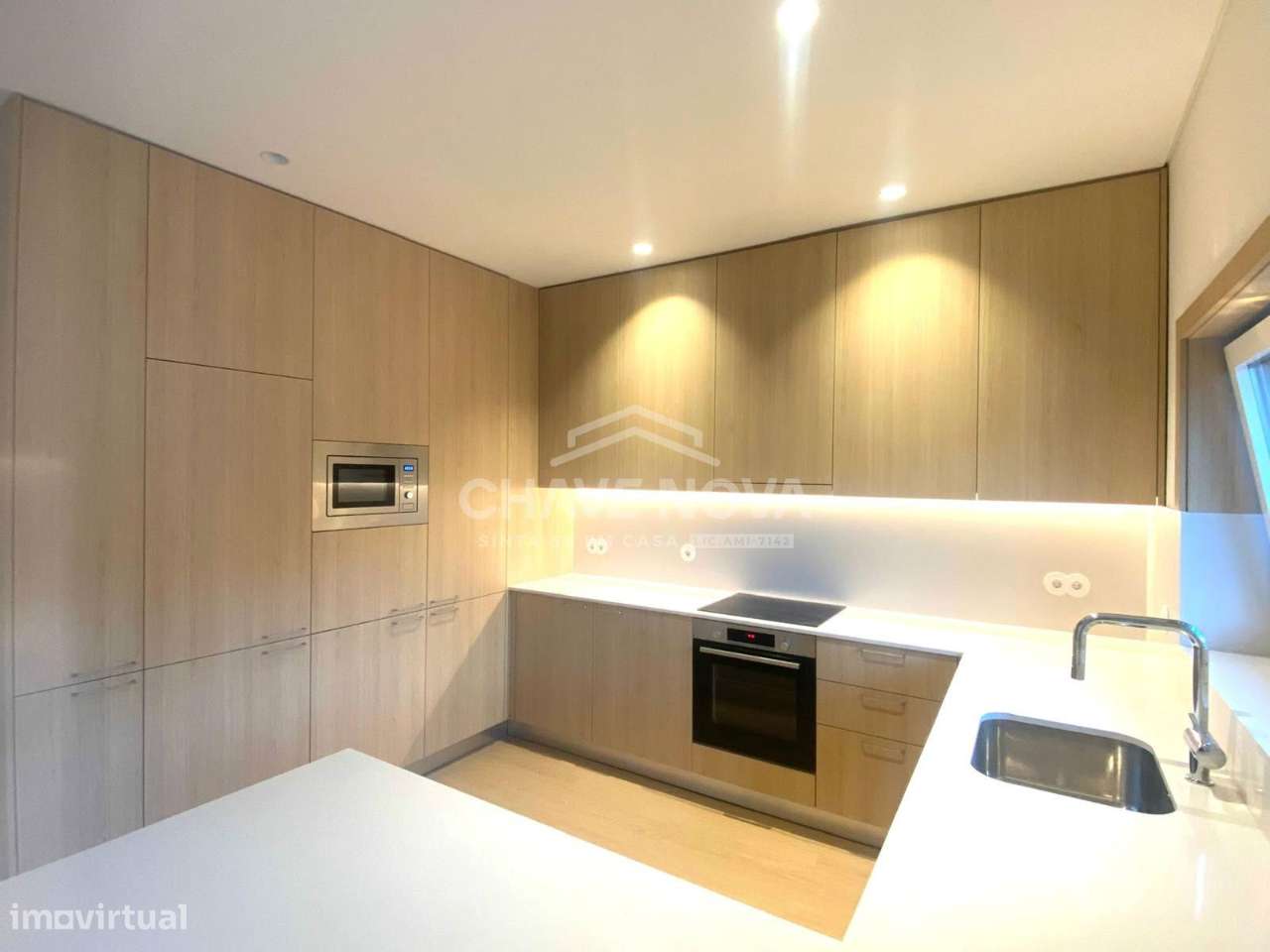 Apartamento T2 Renovado com Terraço e garagem Box - Grande imagem: 5/19