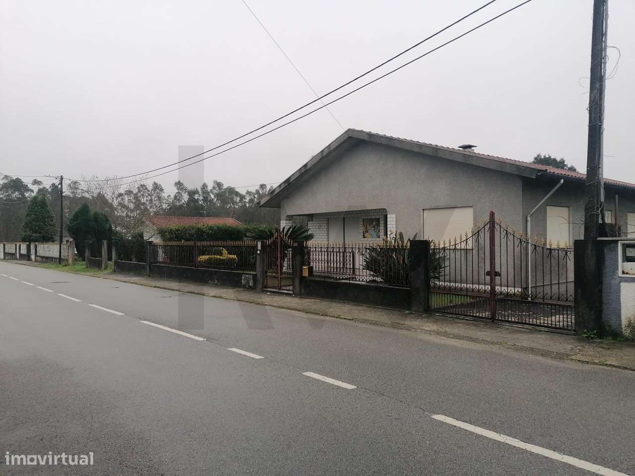 Moradia T3 com terreno possível destaque e construção de moradia. - Grande imagem: 2/44