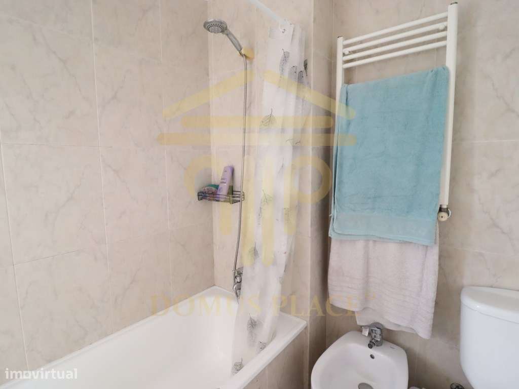 Apartamento T3 no Castelo da Maia com Terraço, 3 Frentes e Lugar de...-37