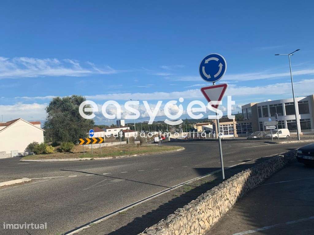 Terreno com 13800m2 em Rotunda Zona Industrial Gaeiras Óbidos - Grande imagem: 4/8
