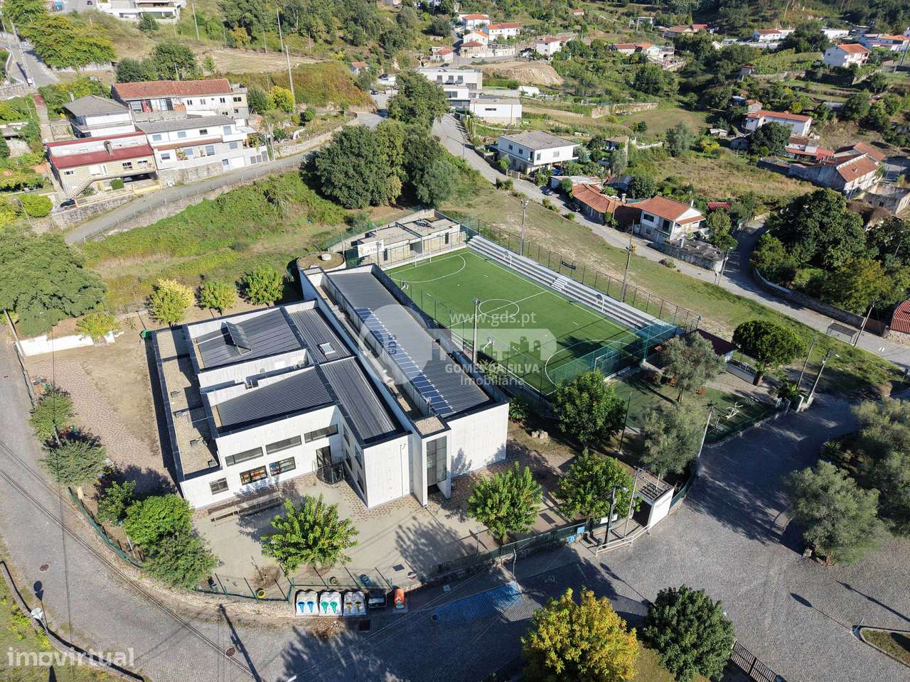 Terreno Urbano com 4605m2 em Esporões-16
