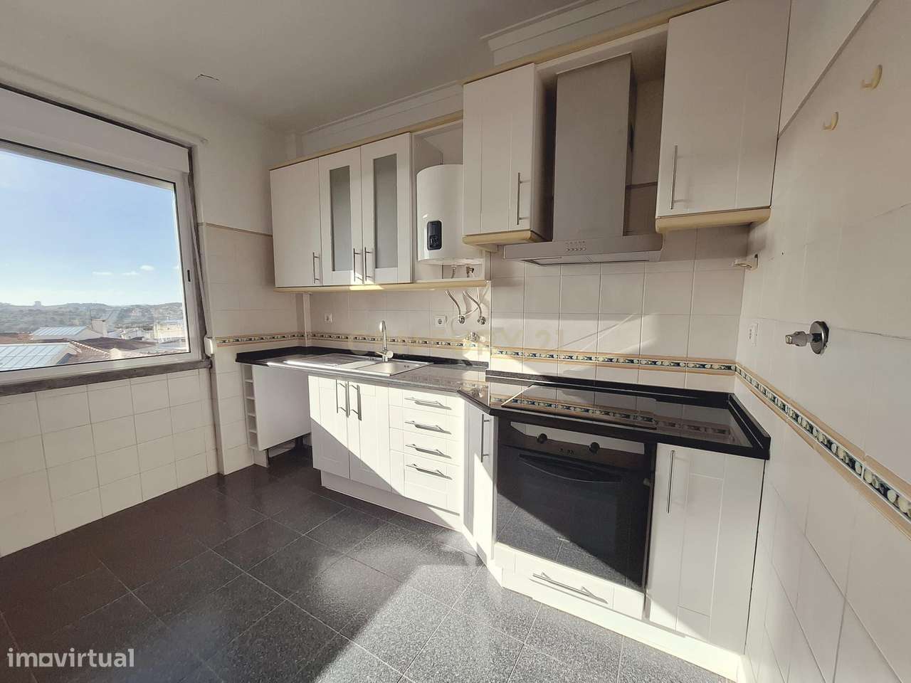 T3 com Vista de Mar e Excelente Localização – Queijas - Grande imagem: 5/34