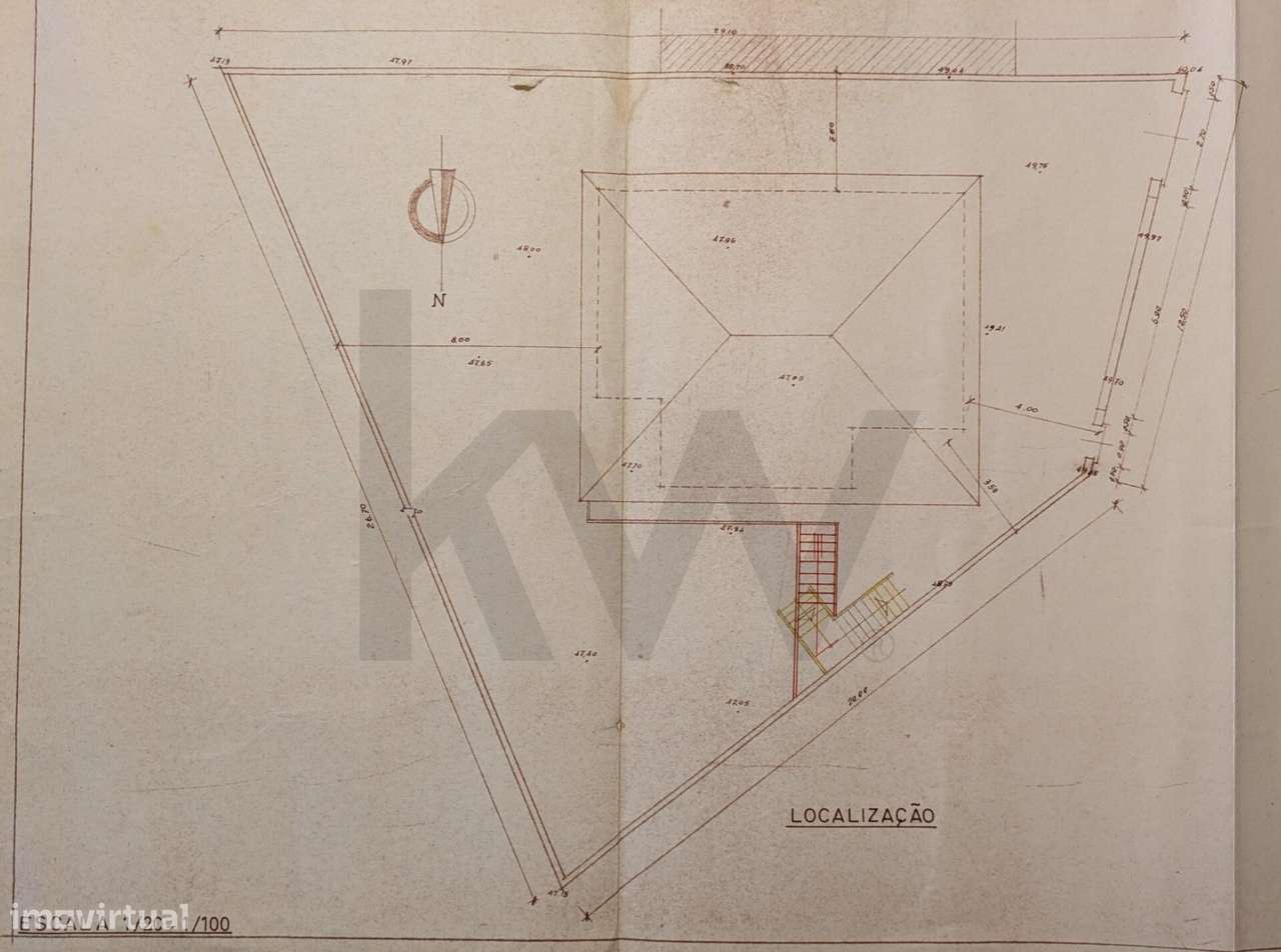 Moradia isolada para (sonhar e) remodelar | 300m2 área | Jardim à volt-36