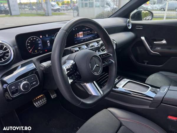 Mercedes-Benz A 220 4MATIC Sedan Aut. - 10