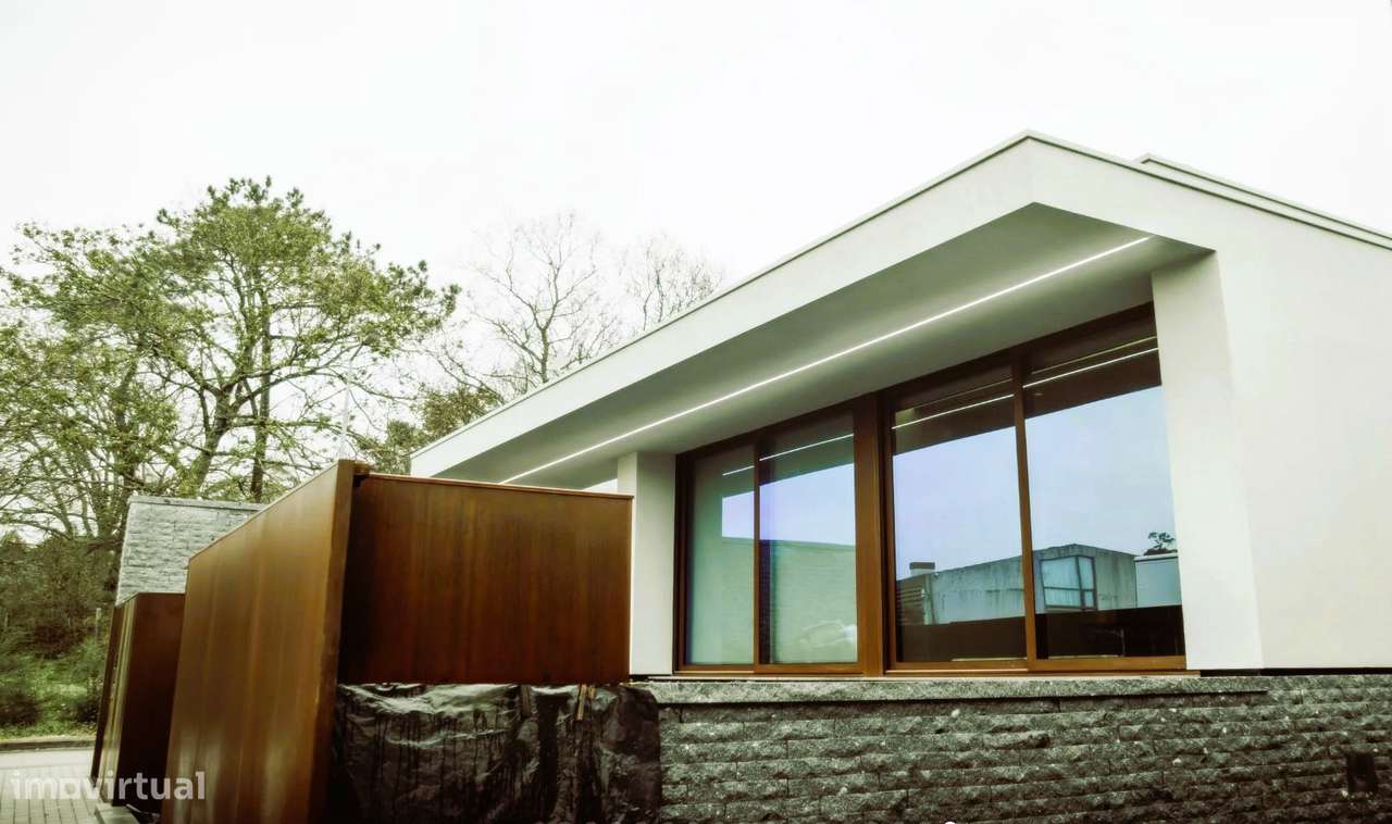 Moradias T3+1 Exclusivas – Inovação, Conforto e Design Moderno-1