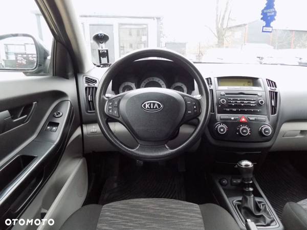 Kia Ceed - 6