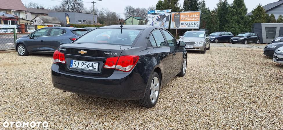 Chevrolet Cruze 1.8 LS+ - 4