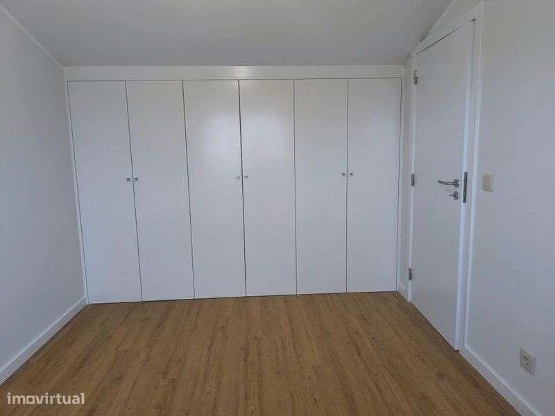 Moradia T3 com terraço e logradouro nos Carvalhos, Vila Nova de Gaia - Grande imagem: 5/12