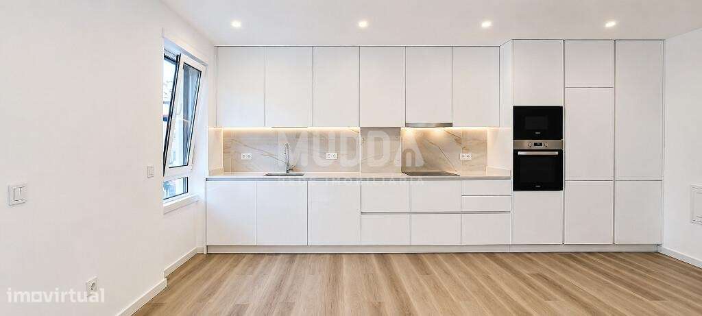 Apartamento T2+1 totalmente renovado na pitoresca vila da Nazaré-0