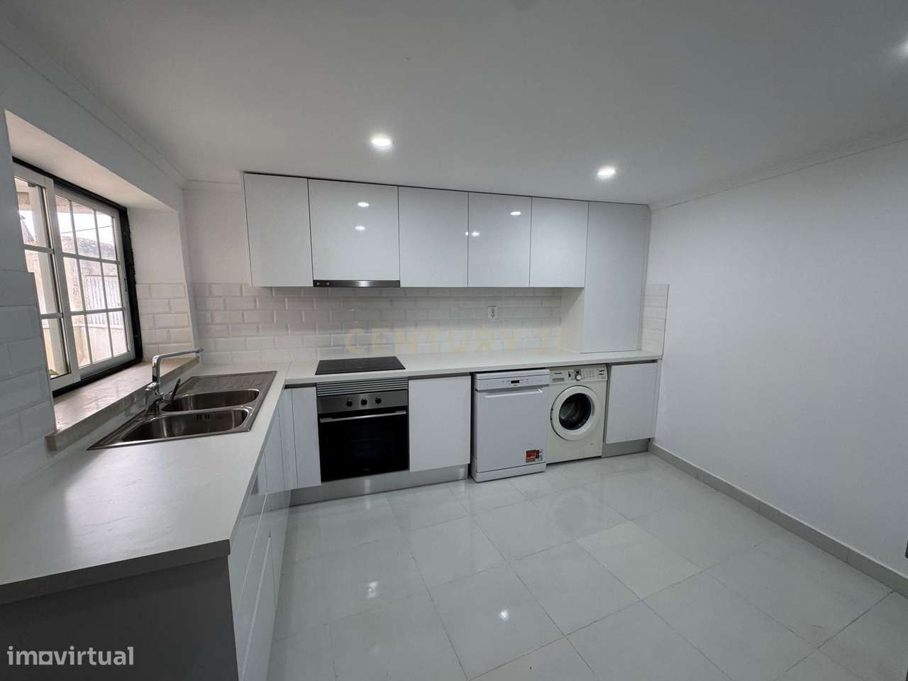 Moradia duplex t4 cozinha equipada com terreno e quintal - Grande imagem: 4/24