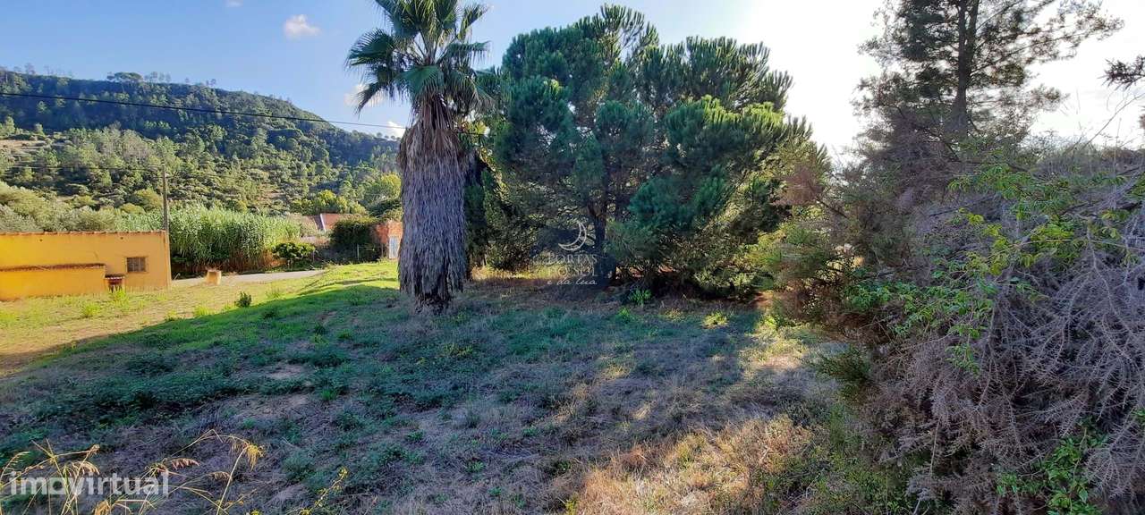 Terreno de 695 m2 p/ construção de moradia - Grande imagem: 2/3