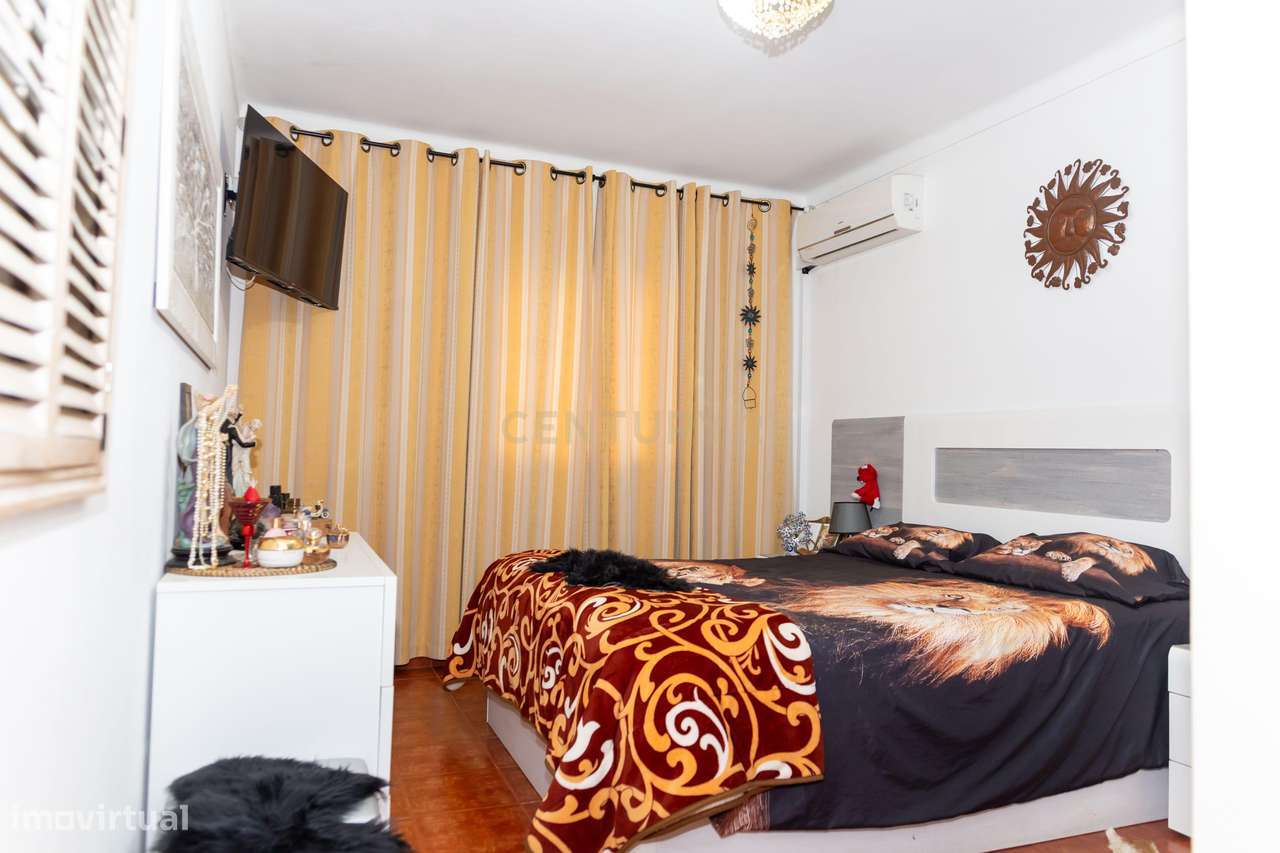 Charmosa Moradia T4 em Estremoz-14