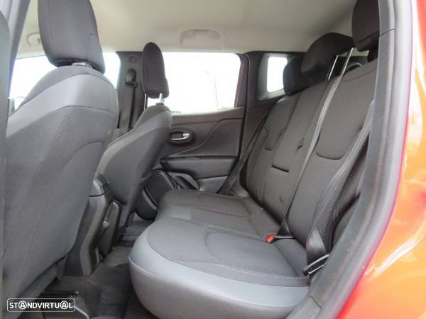 Jeep Renegade 1.0 T Limited - 28