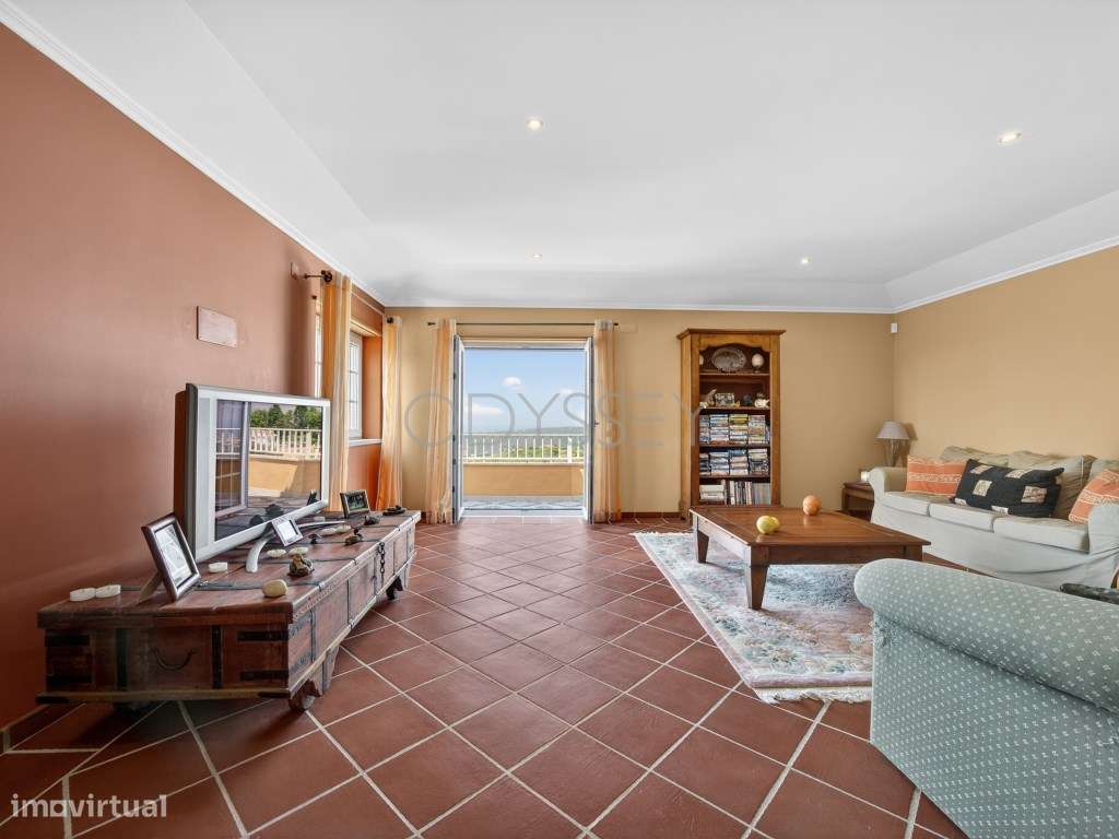 Villa T3 com piscina e vistas panorâmicas aninhada na aldeia histór...-36