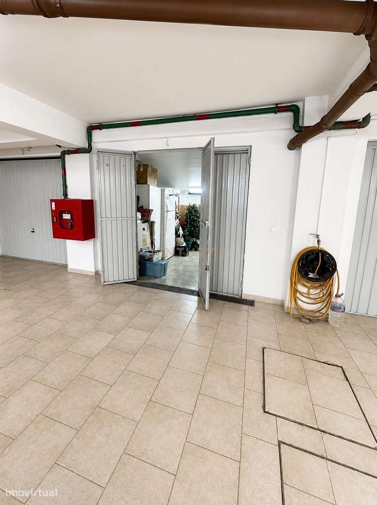 Garagem Fechada na Charneca da Caparica-4