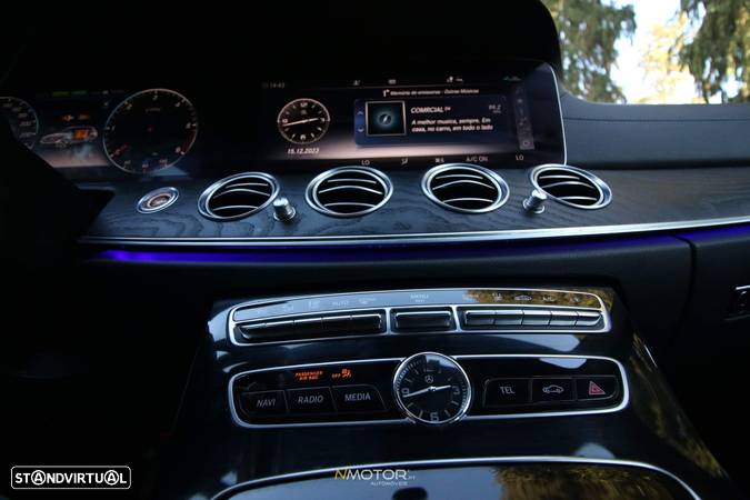 Mercedes-Benz E 300 De AMG Line 4Matic - 26