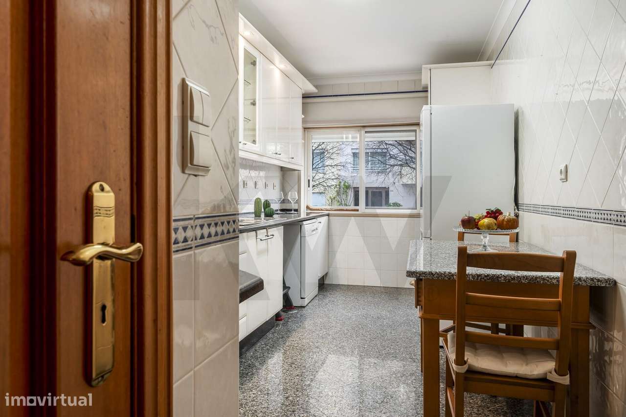 Apartamento T3 com elevador,  estacionamento e arrecadação, Jardins da-7