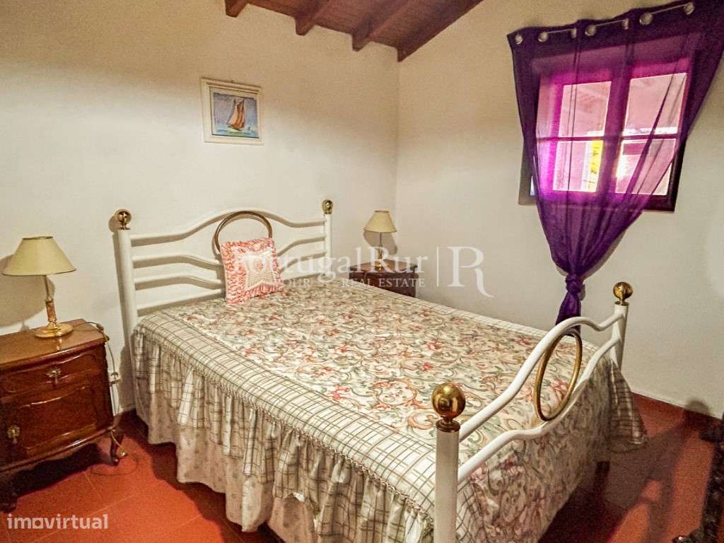 Quinta de 5 hectares, com 2 moradias e piscina-15