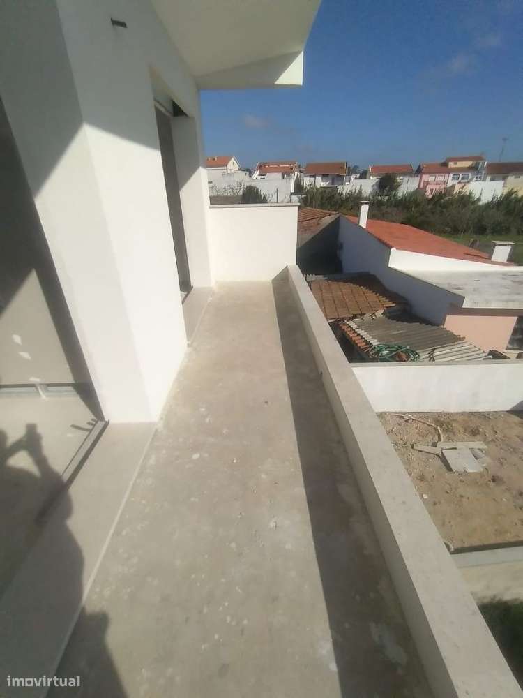 Moradia t-4 em construção pederneira -Nazaré com piscina const de luxo-11