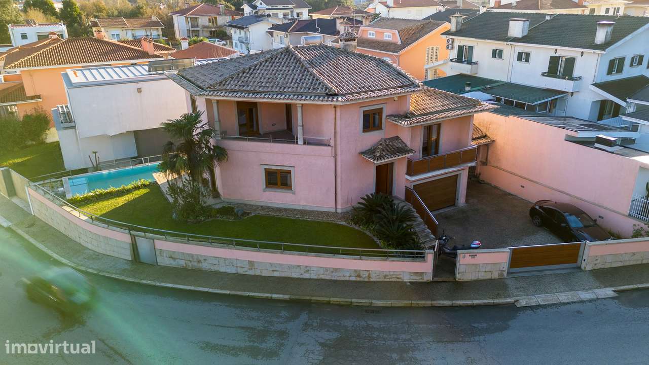 Moradia T3 com piscina em Fiães, Santa Maria da Feira-14