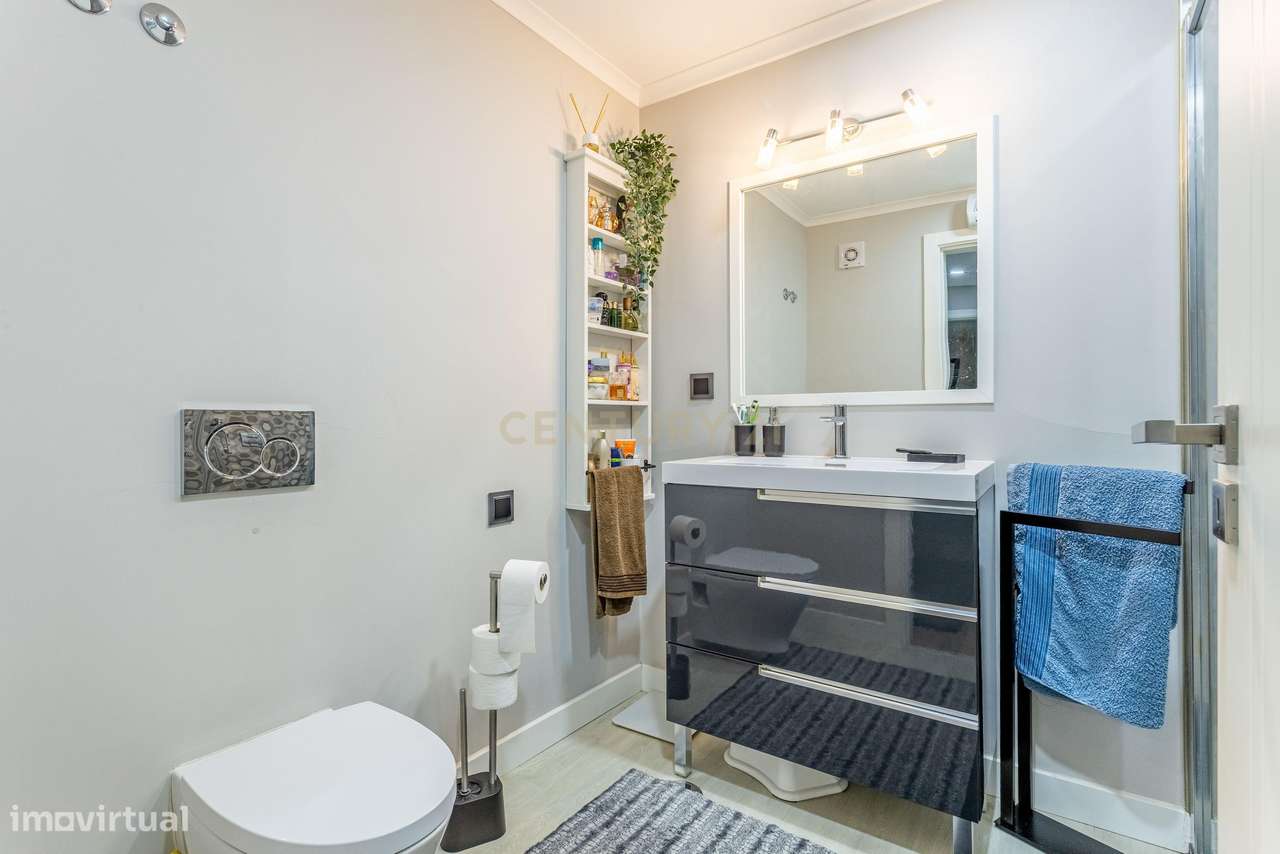 Moderno Apartamento T4 no Carregado em condomínio fechado-29