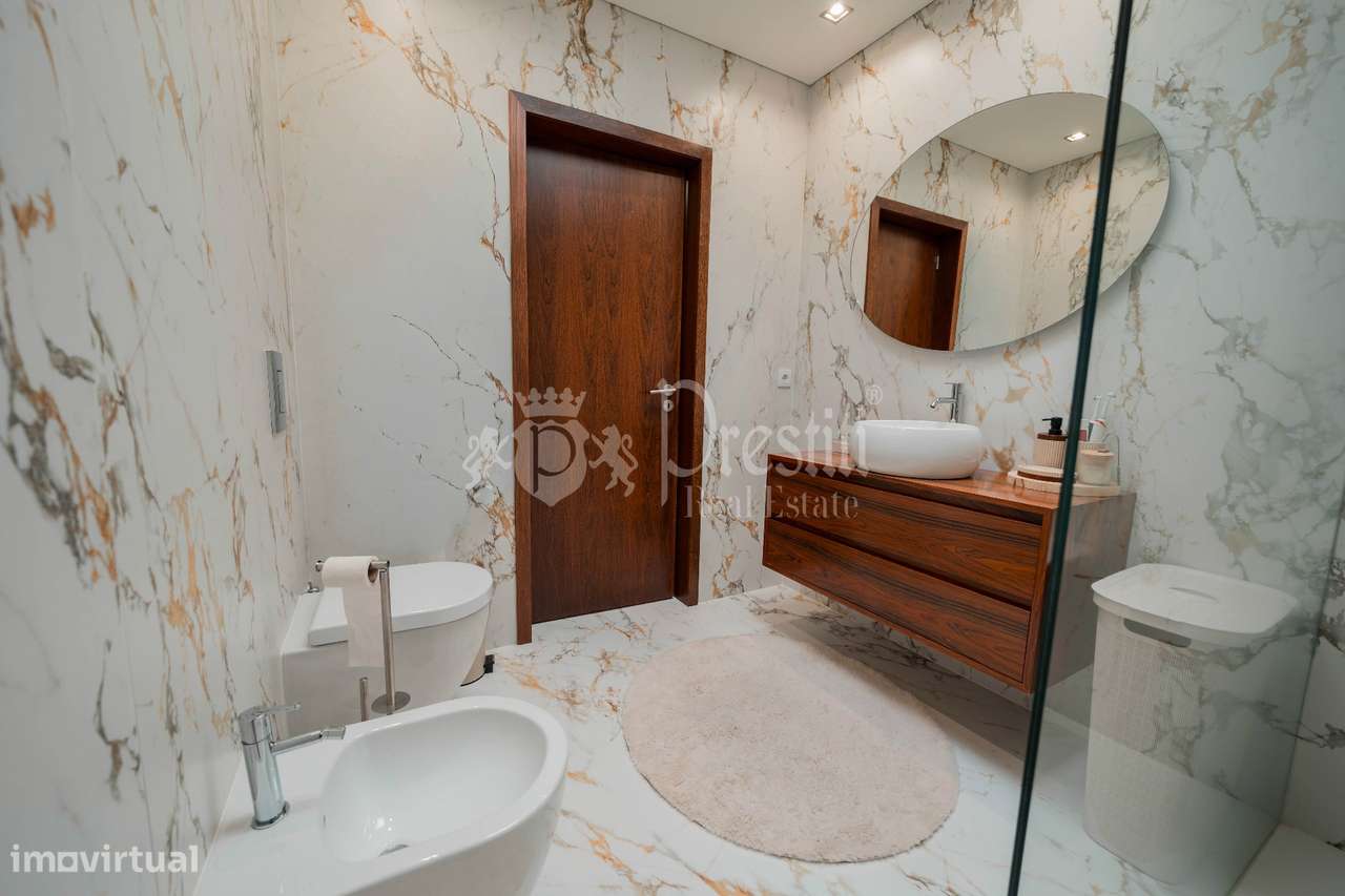 Moradia T4 com Vistas Deslumbrantes em Guimarães-34