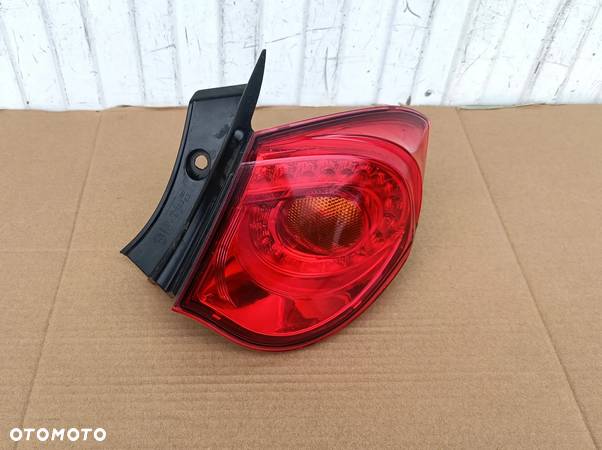 ALFA ROMEO GIULIETTA LED LAMPA PRAWA TYŁ - 1