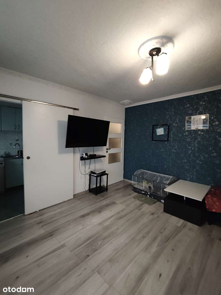 3 pokoje, osobno WC, kuchnia z oknem-2