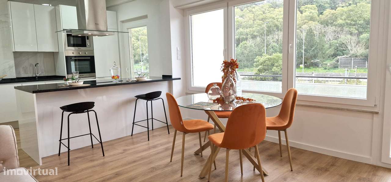 Encante-se com Este Apartamento Remodelado em Localização Prestigiada - Grande imagem: 5/17
